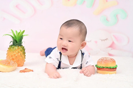 兰州宝宝在妈妈肚子里